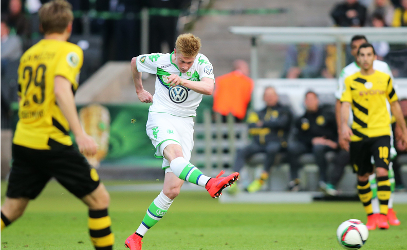 没射正，莱万是巴萨队史首位单赛季西甲两次罚点射偏的球员（莱万本季西甲两度点球射偏，成巴萨队史第一人）