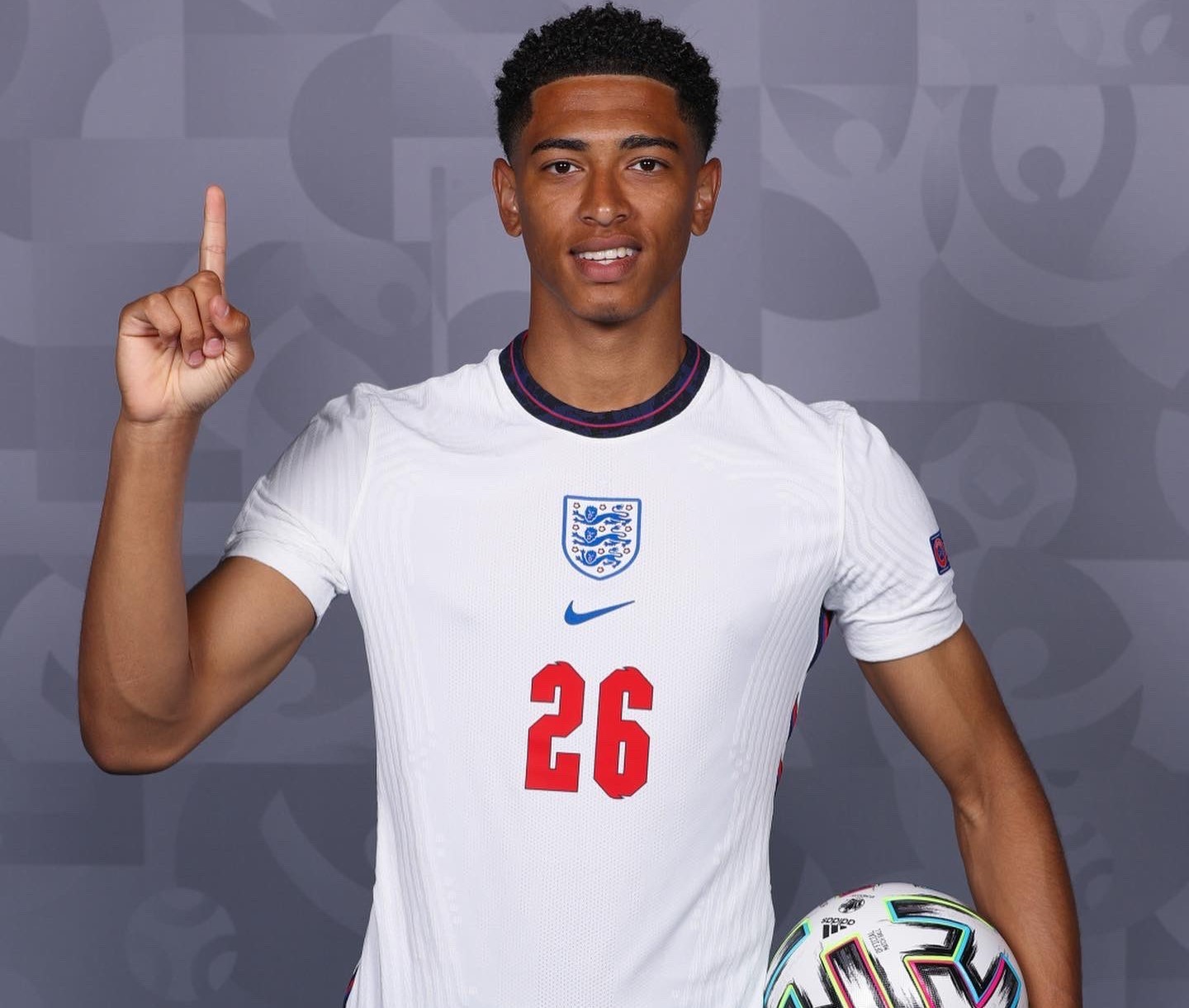 巴黎圣日耳曼梅西助攻内马尔破门