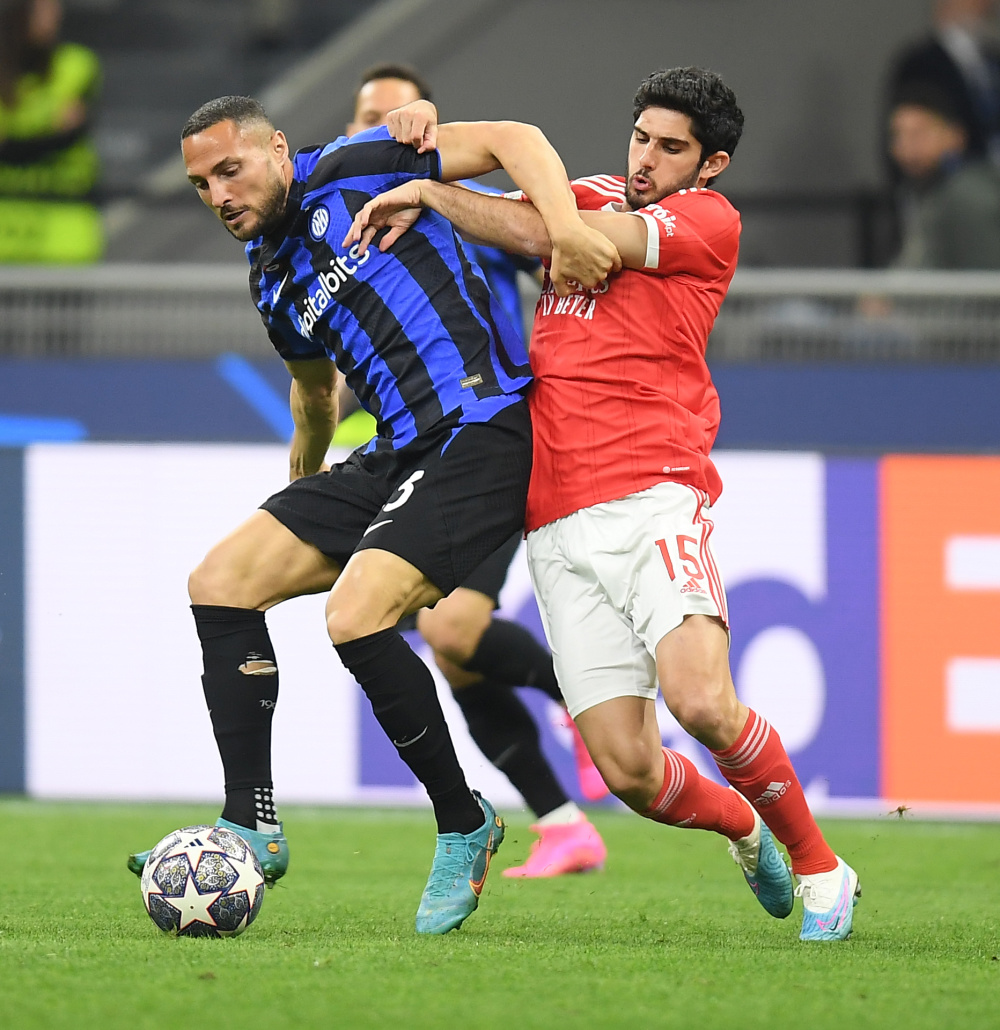 米体：法国电视台取消转播年轻人vs里尔，因前者胸前广告违规