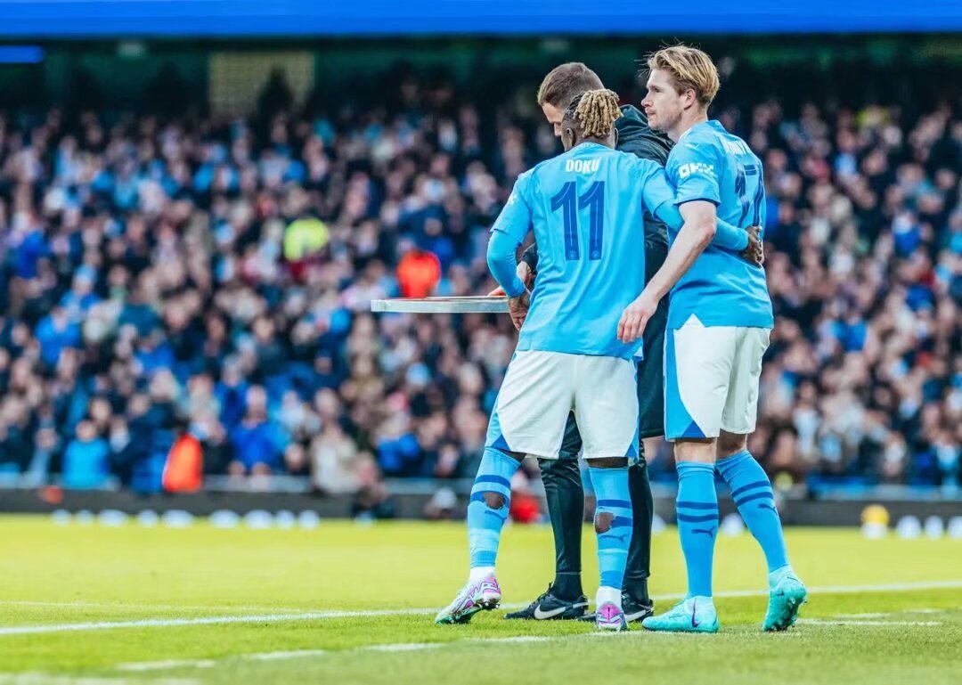 河南省委书记刘宁会见河南队将士，祝贺河南队勇夺足协杯亚军（河南省委书记刘宁接见河南队将士，祝贺球队斩获足协杯亚军）