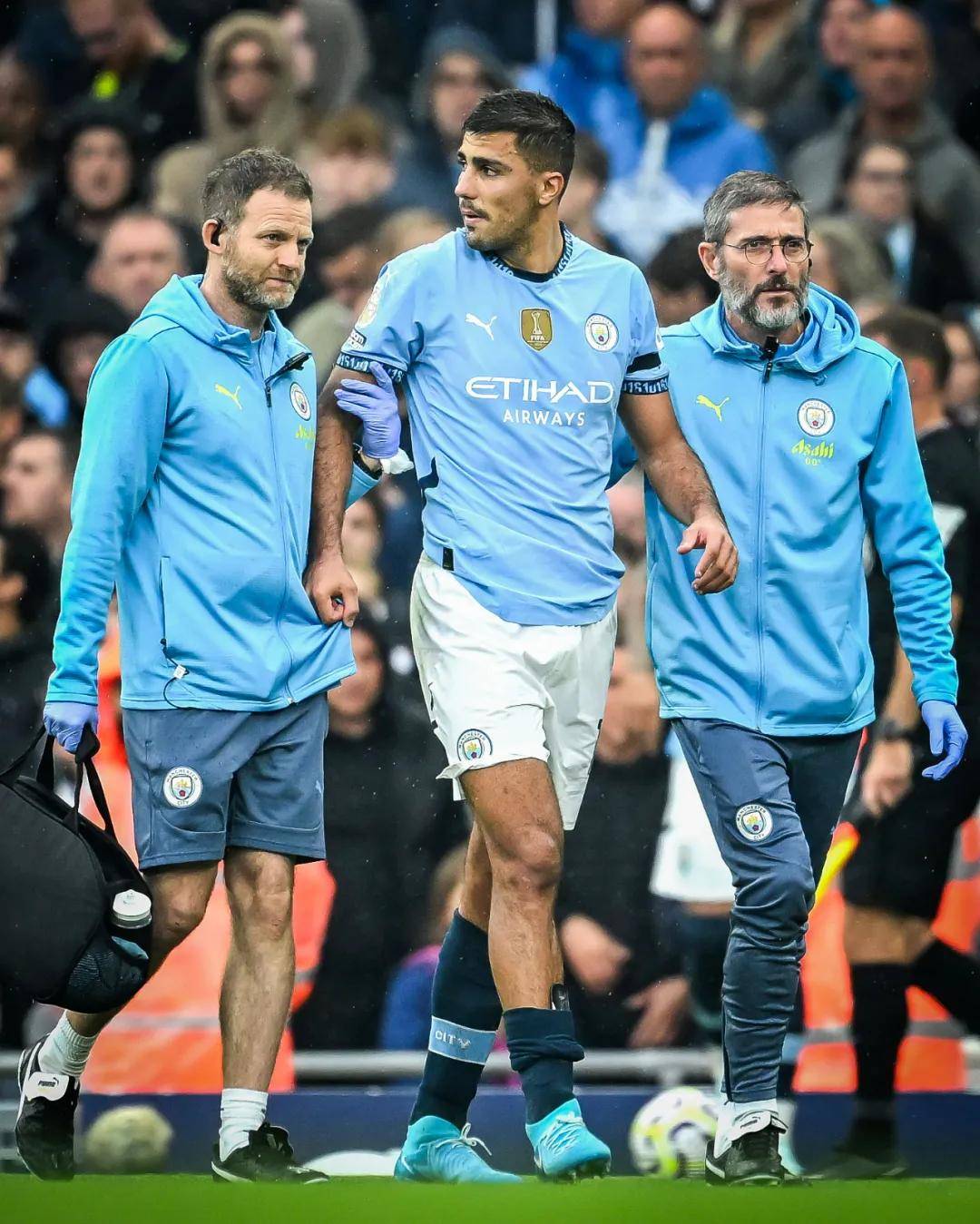 意媒：黄潜考虑买断那不勒斯租将拉法-马林，皇马握有回购权（意媒：比利亚雷亚尔欲买断那不勒斯租借的拉法-马林，皇马仍握有回购权）