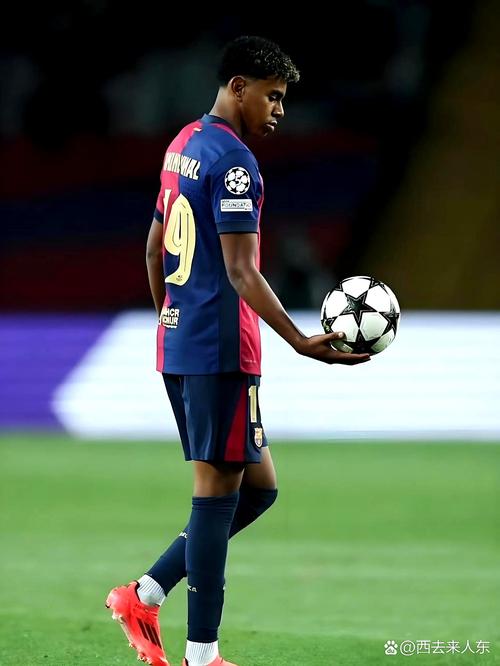 曼城vs西汉姆联首发：哈兰德PK鲍文！福登、B席出战（曼城对阵西汉姆联首发出炉：哈兰德对决鲍文，福登与B席先发）