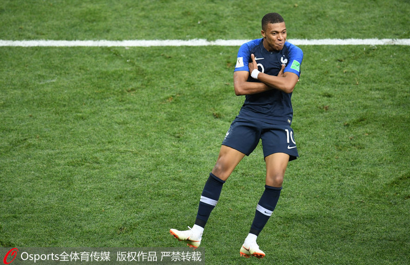 德劳伦蒂斯：在我们这个破主场里，一场只能赚300万欧