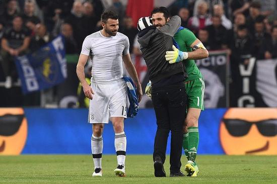 现德甲球员联赛进球前10：克拉马里奇129球第1，凯恩80球第4（德甲现役射手前十：克拉马里奇129球领跑，凯恩80球位列第4）