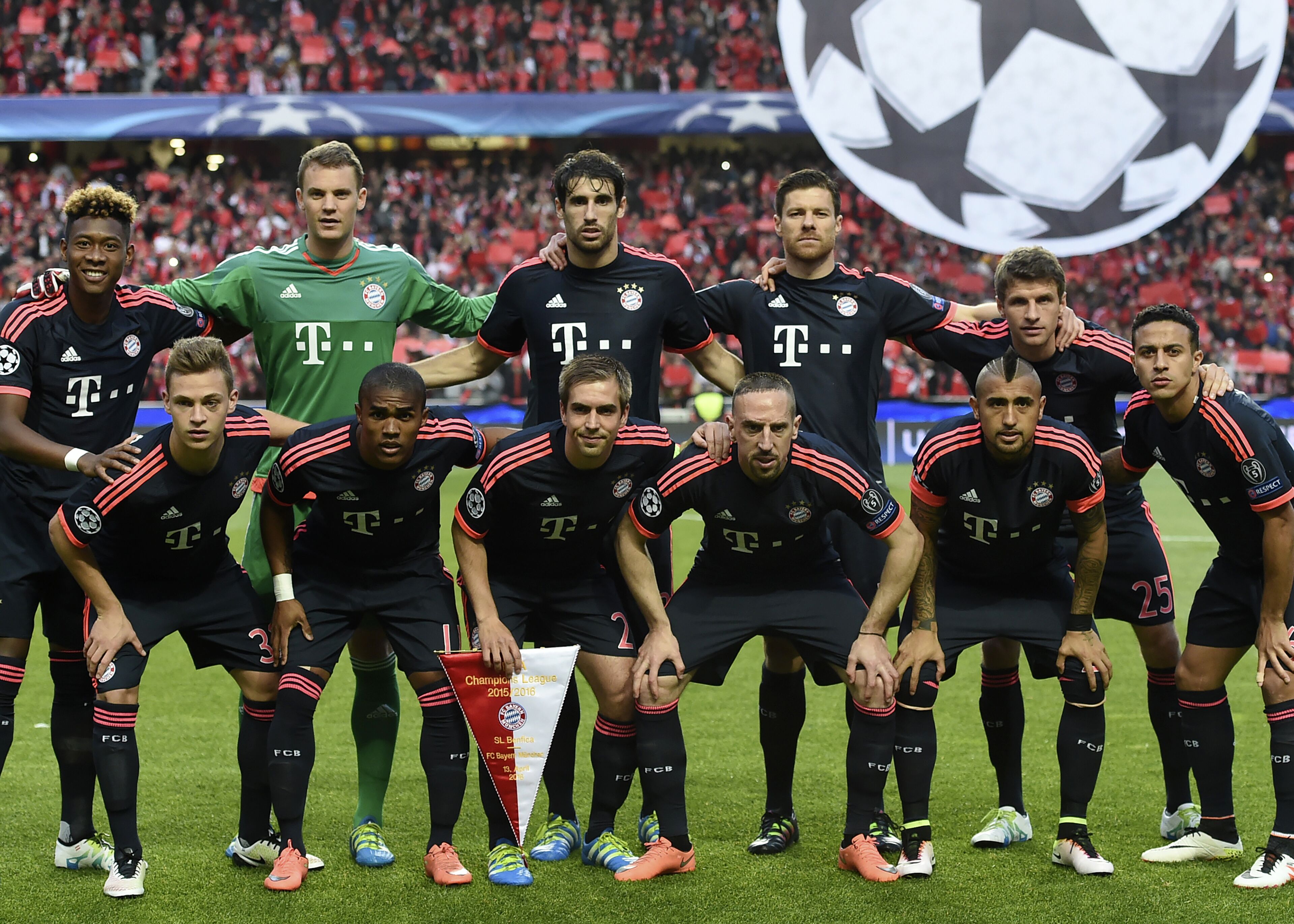 国米大胜升榜首！米兰中锋令人愁（国米大捷领跑联赛，米兰中锋令人担忧）