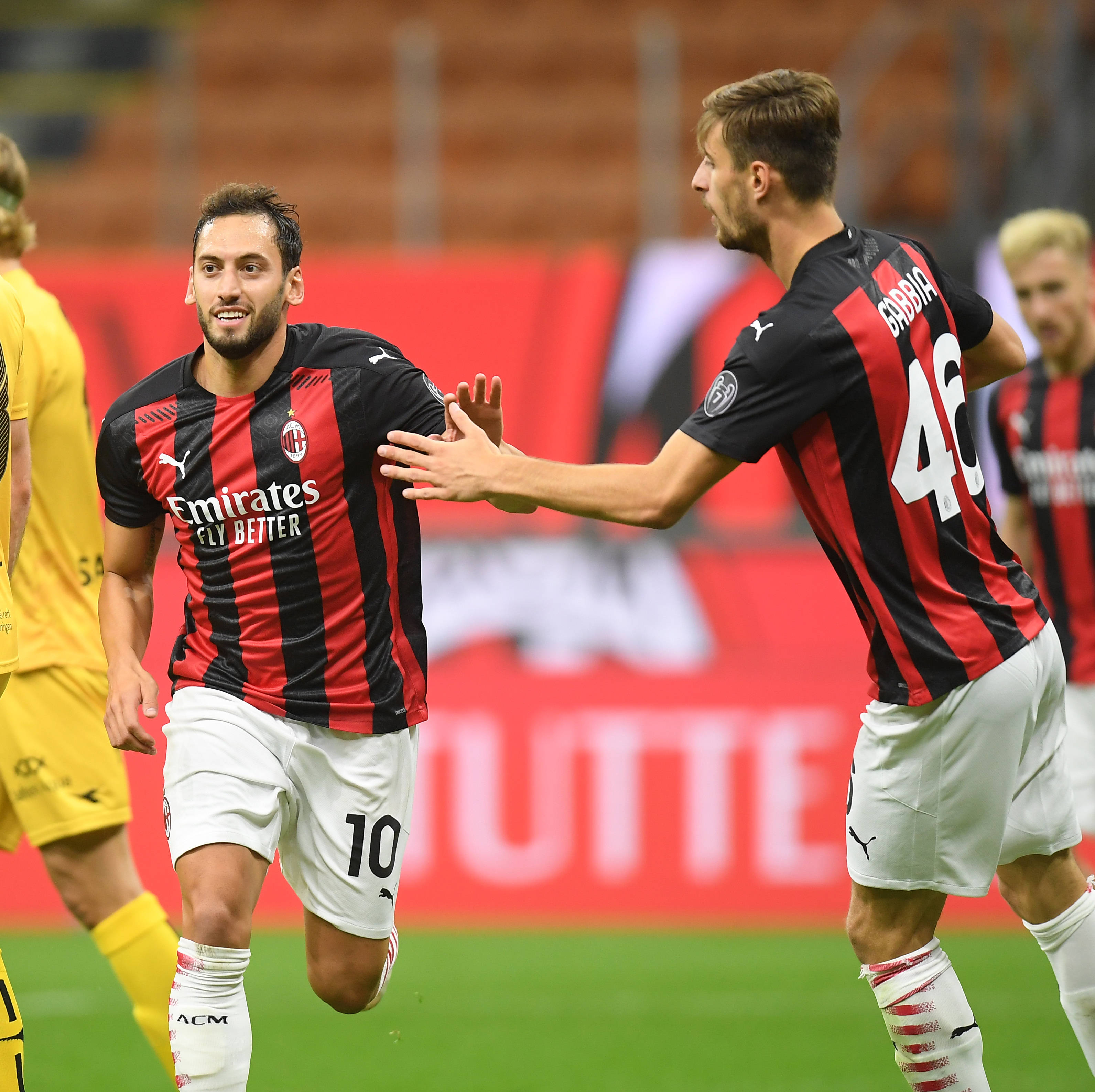 英超前瞻：狼队盼终结连败夺取首胜，近6次对战森林非平即负（英超前瞻：狼队力争止颓迎赛季首胜，此前6战森林未尝胜绩）